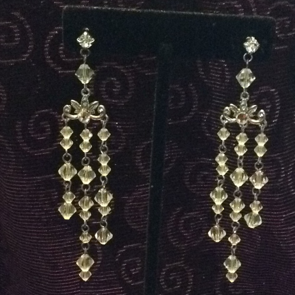 NWOT 3 stranded Swarovski clear crystal earrings